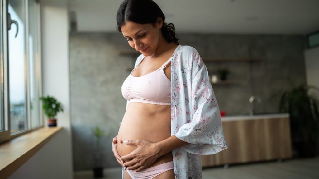 Postpartale Unterwäsche: Pflegende Mütter nach der Geburt